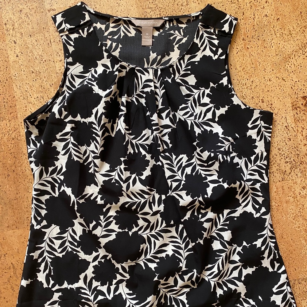 Sleeveless blouse